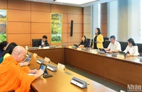Quang cảnh thảo luận tại Tổ 6, sáng 10/11. (Ảnh: THỦY NGUYÊN)
