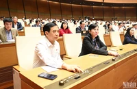 Quốc hội biểu quyết thông qua Luật Quản lý, bảo vệ công trình quốc phòng và khu quân sự. (Ảnh: THỦY NGUYÊN)