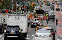 Giao thông trên đường phố New York, Mỹ. (Ảnh: Reuters)