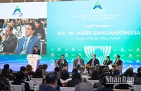 Quang cảnh Phiên toàn thể thứ nhất với chủ đề “Các xu hướng lớn tác động tới ASEAN và thế giới đến năm 2035” trong khuôn khổ Diễn đàn Tương lai ASEAN 2025. (Ảnh: SƠN TÙNG)