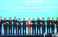 Thủ tướng Phạm Minh Chính cùng các đại biểu tham dự Diễn đàn Tương lai ASEAN 2025, được tổ chức từ ngày 25-26/2/2025 tại Thủ đô Hà Nội. (Ảnh: TRẦN HẢI)