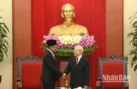 Tổng Bí thư Nguyễn Phú Trọng tiếp Thủ tướng Malaysia Anwar Ibrahim đang có chuyến thăm chính thức Việt Nam.