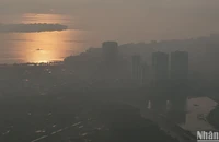 Hà Nội mịt mù vì ô nhiễm không khí.