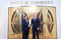 Thủ tướng Chính phủ Phạm Minh Chính thăm Sở Giao dịch chứng khoán Luxembourg. (Ảnh: TTXVN)