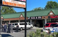 Cảnh sát Mỹ điều tra tại hiện trường vụ tai nạn. (Ảnh: Daily Mail)