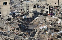 Những tòa nhà bị phá hủy do xung đột tại Dải Gaza. (Ảnh: THX/TTXVN)