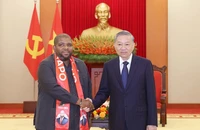 Tổng Bí thư Tô Lâm tiếp Tổng Thư ký Đảng Mặt trận giải phóng Mozambique (FRELIMO) Chakil Felizardo Aboobacar. (Ảnh: Thống Nhất/TTXVN).