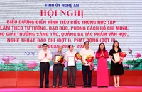 Trao giải Nhất cho các tác giả, nhóm tác giả.