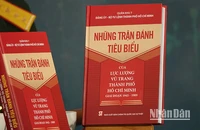 Bìa cuốn sách “Những trận đánh tiêu biểu của Lực lượng vũ trang Thành phố Hồ Chí Minh giai đoạn 1945-1989”.