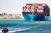 Nhiều hãng vận tải phải chuyển hướng hải trình dù tốn thêm nhiều chi phí. Ảnh: SHIPPINGWATCH