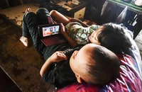 Ngày càng nhiều trẻ em ở Indonesia truy cập internet. Ảnh: ANTARA