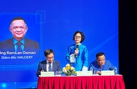Hiệu trưởng HCCT phát biểu ý kiến tại hội thảo.