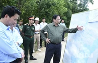 Thủ tướng Phạm Minh Chính đi khảo sát về quy hoạch phát triển các dự án điện gió trên địa bàn tỉnh Kon Tum tại xã Tân Lập, huyện Kon Rẫy.