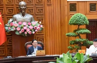 Thủ tướng Phạm Minh Chính chủ trì cuộc họp với các bộ, ngành về triển khai dự án tuyến đường sắt khổ tiêu chuẩn Lào Cai-Hà Nội-Hải Phòng.