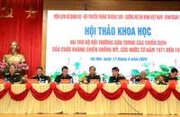 Đoàn Chủ tịch hội thảo.