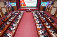 Quang cảnh cuộc làm việc Ban Thường vụ Thành ủy Hải Phòng với Ban Thường vụ Tỉnh ủy Hải Dương.