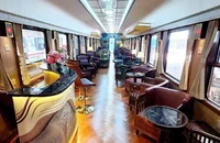 Tàu Hoa Phượng Đỏ sẽ trở thành điểm nhấn văn hóa, du lịch mới trên tuyến đường sắt Hà Nội–Hải Phòng.