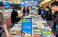 Bạn đọc tại Hội sách Nhã Nam Thành phố Hồ Chí Minh. (Ảnh: Nhã Nam)