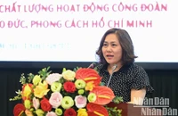 Đồng chí Trần Thị Hoa, Ủy viên Ban Thường vụ Công đoàn Ban Nội chính Trung ương trình bày tham luận.