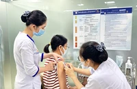 Tiêm vaccine là biện pháp phòng bệnh chủ động. 