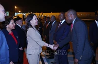 Lễ đón Phó Chủ tịch nước Võ Thị Ánh Xuân và Đoàn tại sân bay quốc tế Maputo.