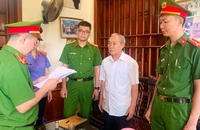 Cơ quan chức năng thi hành quyết định khởi tố bị can, bắt tạm giam ông Trịnh Ngọc Gấm.