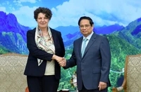 Thủ tướng Phạm Minh Chính và Đại sứ Đức tại Việt Nam Helga Margarete. (Ảnh: Trần Hải)