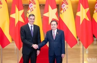 Chủ tịch Quốc hội Trần Thanh Mẫn và Thủ tướng Tây Ban Nha Pedro Sanchez. (Ảnh: Duy Linh)