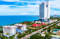 Đầu tư phát triển đô thị và du lịch ven biển với nhiều tiện ích và môi trường trong lành đang tạo nên sự khác biệt để thành phố Phan Rang - Tháp Chàm từng bước trở thành đô thị thông minh (Ảnh: NGUYỄN TRUNG)