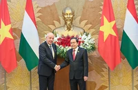 Chủ tịch Quốc hội Trần Thanh Mẫn và Tổng thống Hungary Sulyok Tamas. (Ảnh: DUY LINH)