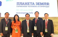 Phó Chủ tịch Quốc hội Lê Minh Hoan dẫn đầu đoàn Đại biểu cấp cao Quốc hội Việt Nam tham dự Đại hội Sinh thái Quốc tế Nevsky lần thứ 11. (Ảnh: XUÂN HƯNG)