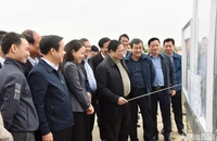 Thủ tướng Phạm Minh Chính khảo sát tuyến đường nối vùng kinh tế biển với cao tốc Cầu Giẽ-Ninh Bình.