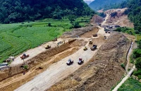 Những kilomet đầu tiên trên tuyến đường bộ cao tốc Đồng Đăng (Lạng Sơn)-Trà Lĩnh (Cao Bằng) đang được khẩn trương thi công. (Ảnh Đặng ANh Tuấn)
