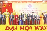 Lãnh đạo Quận ủy Ba Đình chúc mừng Ban Chấp hành Đảng bộ Bệnh viện Xanh Pôn nhiệm kỳ 2025-2030.