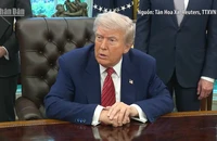 [Video] Ông Donald Trump dọa tăng thuế mạnh với hàng EU và iPhone