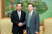 Phó Thủ tướng Trần Hồng Hà và Bộ trưởng Bộ Lao động và Đào tạo nghề Vương quốc Campuchia Ith Samheng. Ảnh: VGP