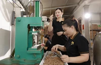 Cô gái nhỏ với ước mơ “nâng cánh” trầm hương