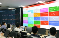 Khu vực điều khiển trung tâm điều hành thông minh tỉnh Quảng Ninh. Ảnh: Quang Thọ