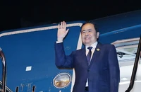 Chủ tịch Quốc hội Trần Thanh Mẫn rời thủ đô Vientiane, kết thúc tốt đẹp chuyến thăm chính thức Lào và tham dự Đại hội đồng AIPA-45. (Ảnh: Thống Nhất/TTXVN)
