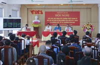Quang cảnh buổi tiếp xúc, đối thoại với người dân.