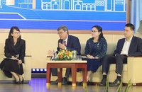 Các đại biểu tham gia tọa đàm Liên kết đại học – địa phương – doanh nghiệp