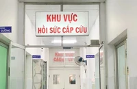 Các bệnh nhân bị ngộ độc rượu đang cấp cứu, điều trị tại Bệnh viện Chợ Rẫy. (Ảnh: Bệnh viện cung cấp)