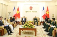 Bộ trưởng Quốc phòng Phan Văn Giang tiếp Bộ trưởng Quân đội Pháp Sébastien Lecornu.