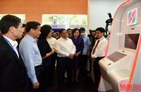 Thủ tướng Phạm Minh Chính dự sự kiện Chuyển đổi số ngành ngân hàng.