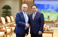 Thủ tướng Phạm Minh Chính và Bộ trưởng Thương mại và Du lịch Australia Don Farrell.