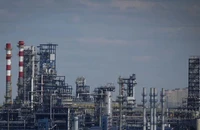 Nhà máy lọc dầu của Gazprom tại ngoại ô Moskva, Nga. (Ảnh: AFP/TTXVN)