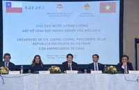 Chủ tịch nước gặp gỡ doanh nghiệp tiêu biểu Chile.