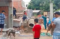 Các lực lượng triển khai công tác cứu hộ tại hiện trường.