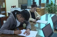 Hai đối tượng Khánh và Dương làm việc với cơ quan công an.
