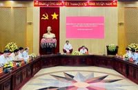 Đoàn công tác bày tỏ ấn tượng với những thành tích của tỉnh Ninh Bình qua 40 năm thực hiện đường lối đổi mới và 32 năm tái lập tỉnh; đồng thời, đánh giá cao các báo cáo trình bày tại buổi làm việc được chuẩn bị bài bản, công phu, khoa học, giúp Đoàn công tác thu hoạch nhiều vấn đề cả về lý luận và thực tiễn.